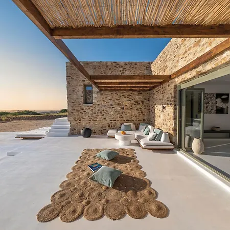 Deep Blue In * Parikia (Paros)